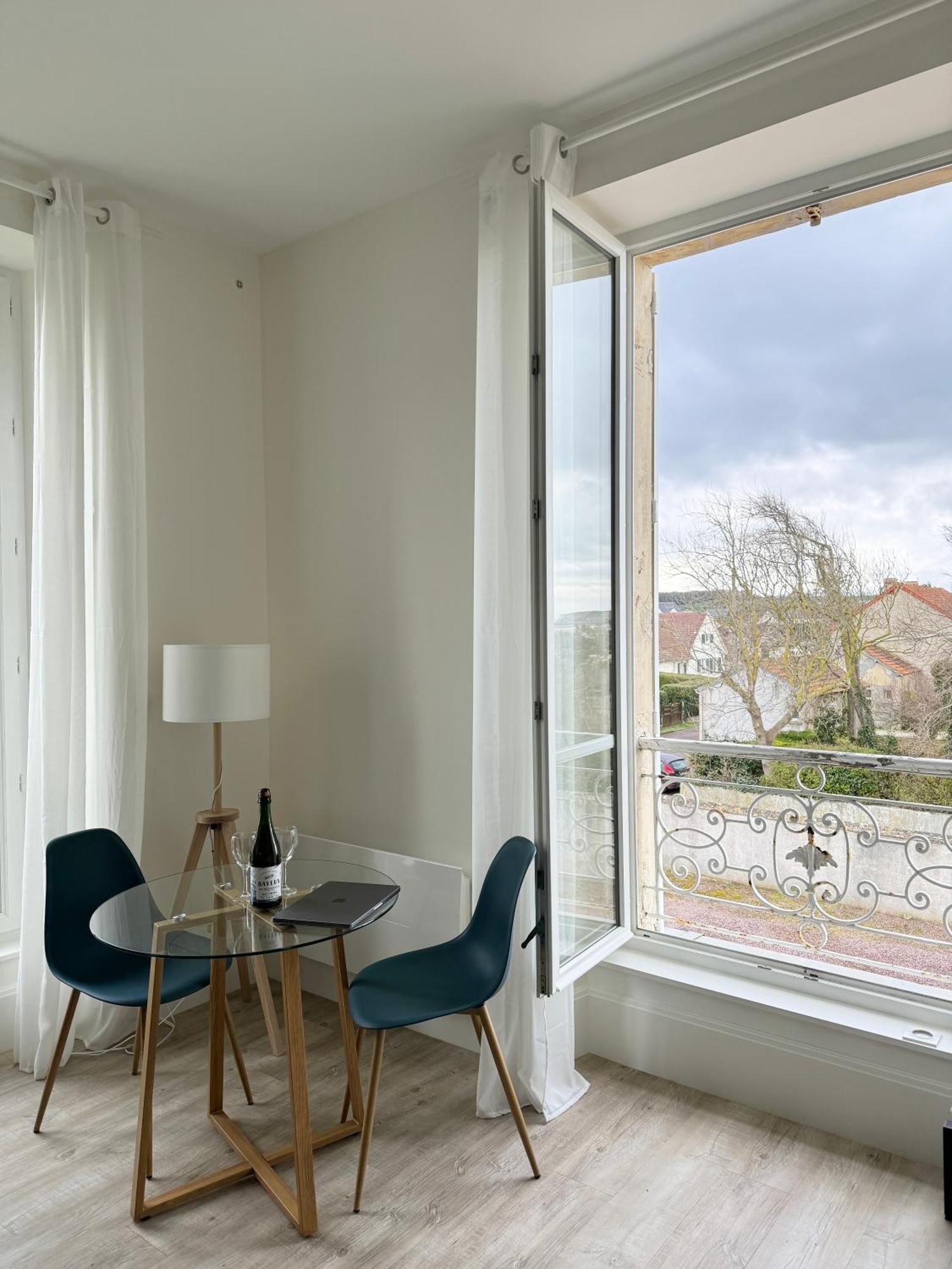 Sunny Apt On D-Day Beach With Parking Saint-Come-de-Fresne Exterior photo